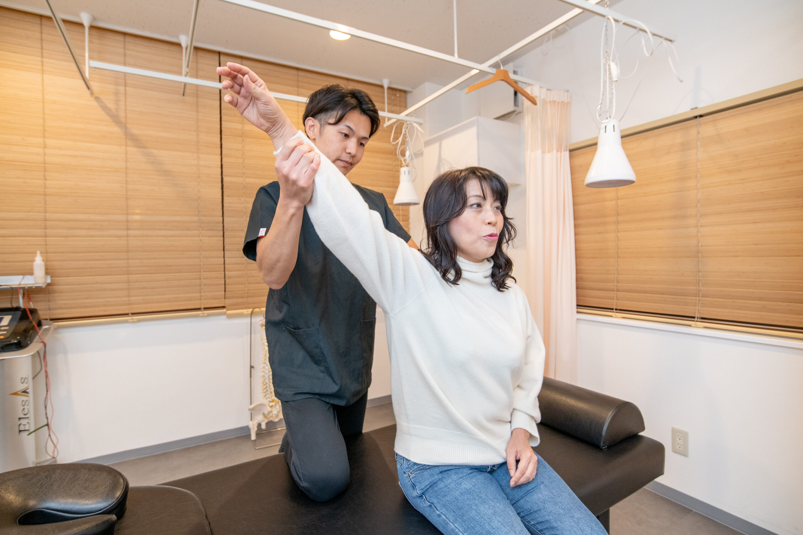 nicori整骨院で肩関節症に対応する施術イメージ