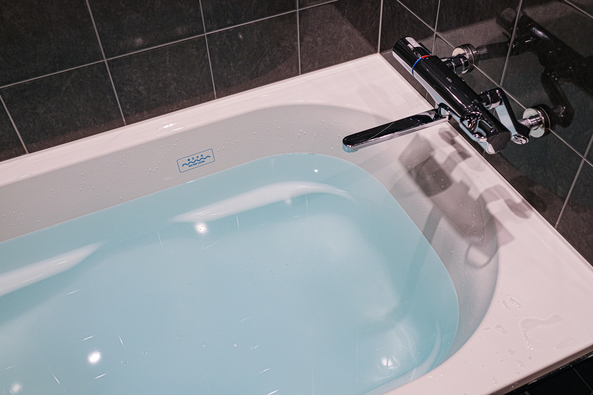 肩にやさしいセルフケア方法のイメージ